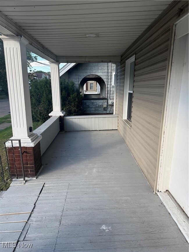 Building Photo - 204 Broad Ave NW