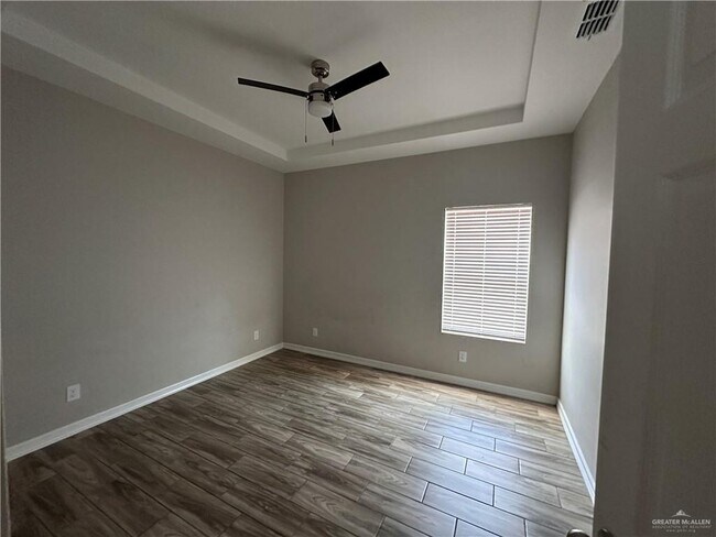 Foto del edificio - 904 W Mahala Ave