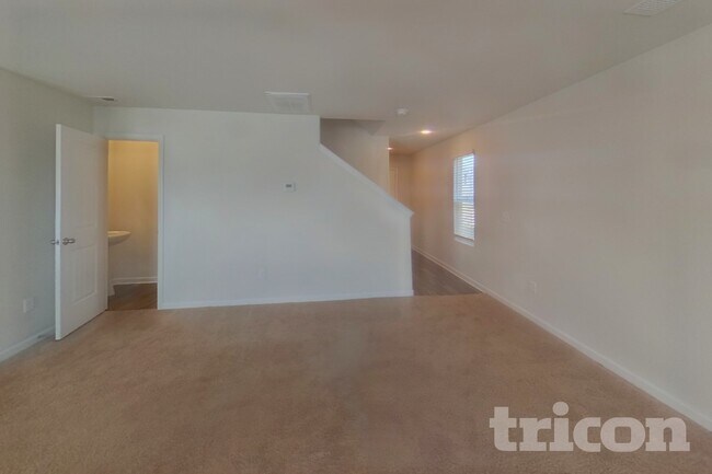 Foto del edificio - 4012 Reinfield Dr