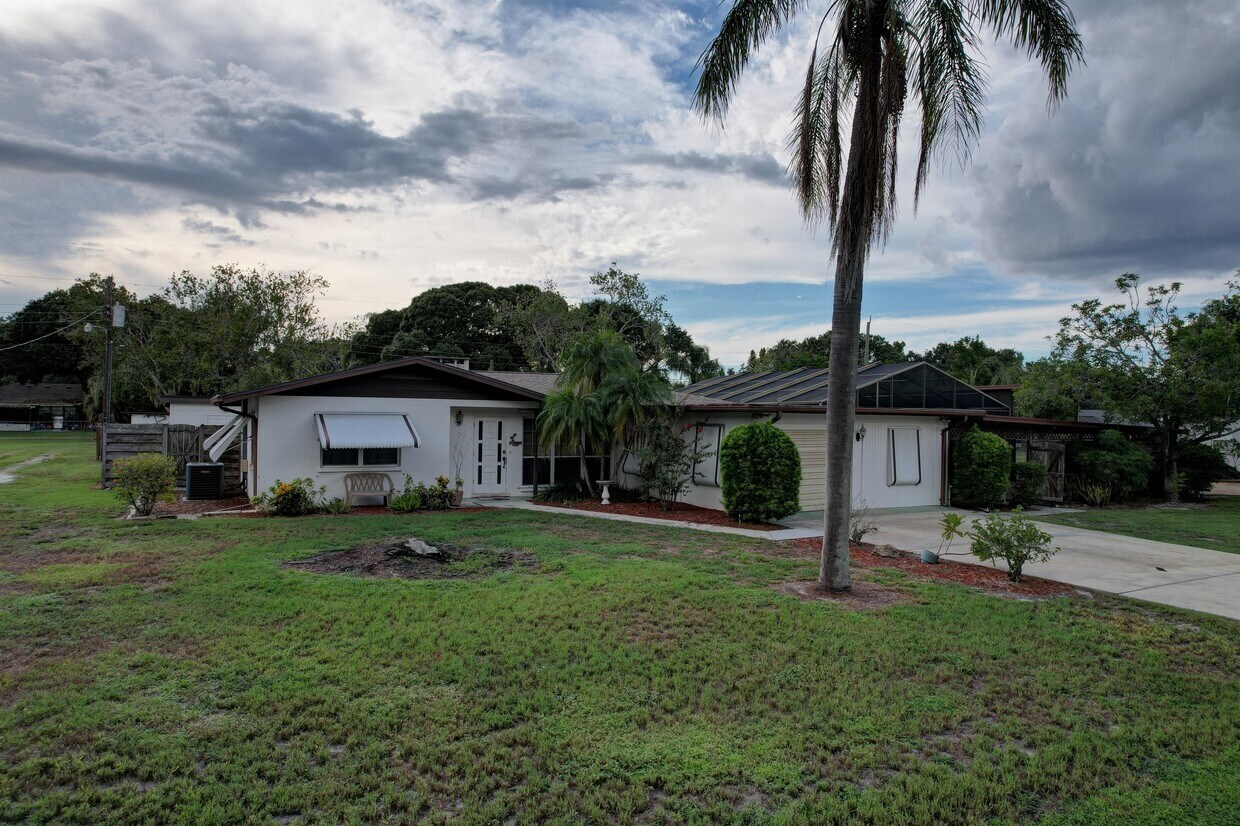 Primary Photo - 5620 23rd St E