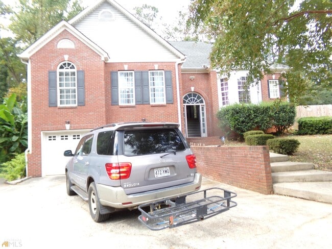 Building Photo - 2828 Hicks Rd