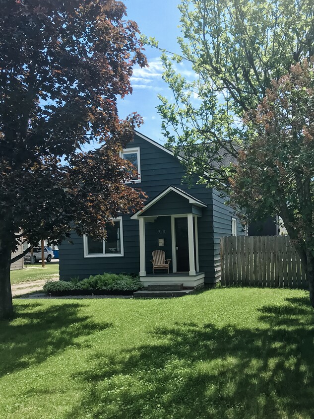 Primary Photo - 928 Cleveland St.