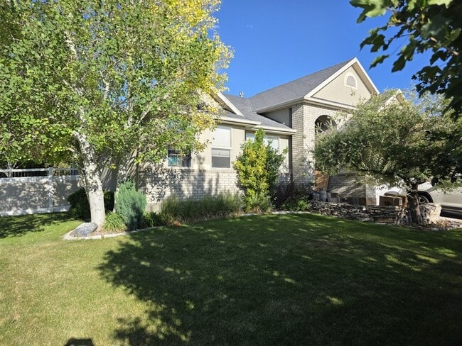Building Photo - 5672 Ketch Ln