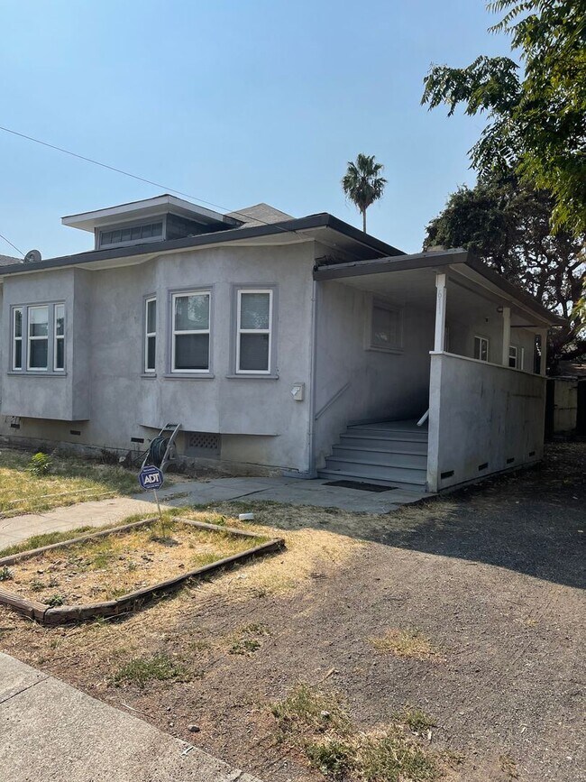 Building Photo - 2 br, 1 bath House - 611 SUISUN STREET