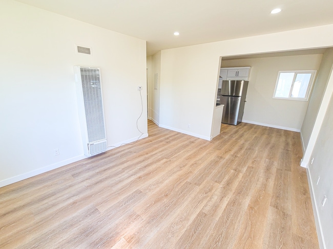 living and dining space - 1120 Myra Ave