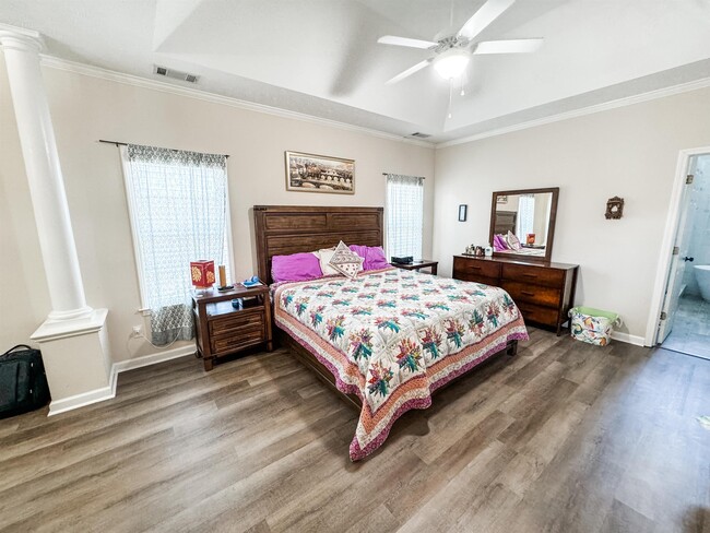 Building Photo - 520 Hunters Mill Cove