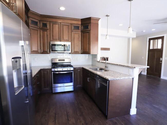 Kitchen - 107 Trapper Cir