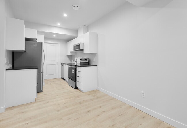 Building Photo - 3028-3169 169 St SW