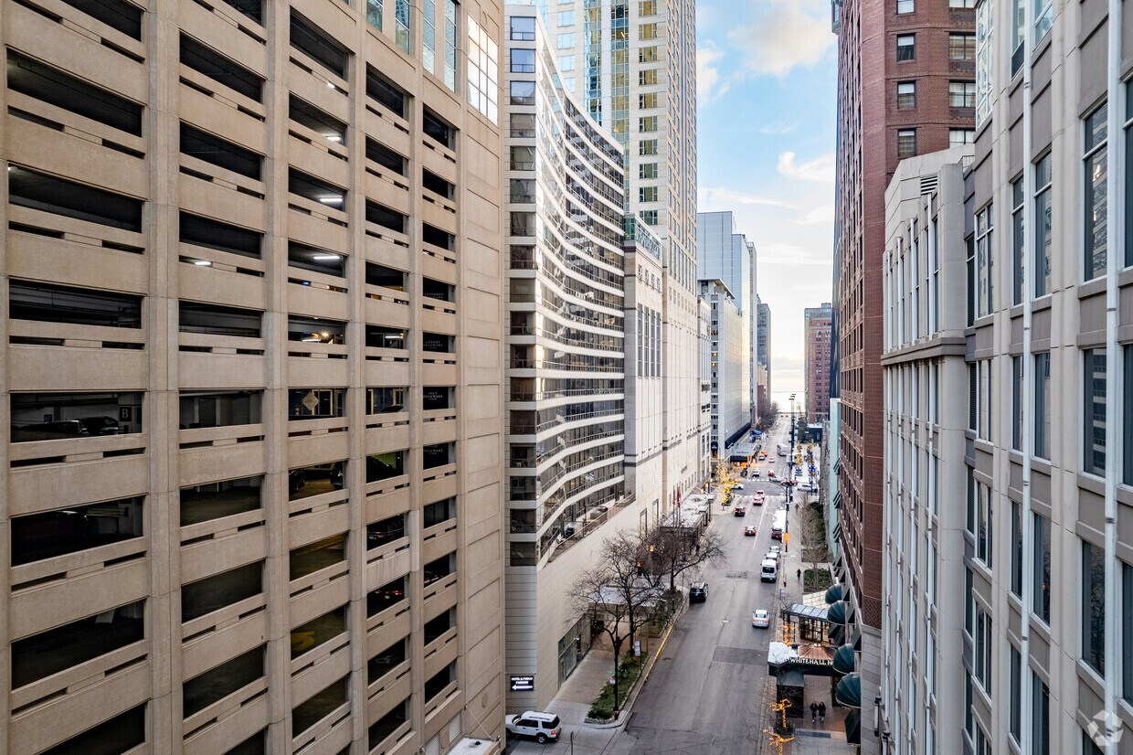 Primary Photo - Michigan Place