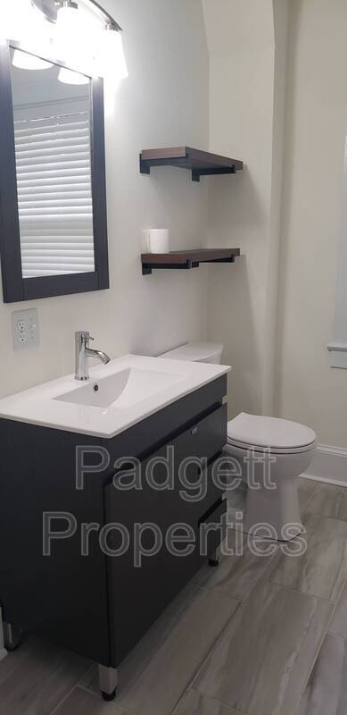 Foto del edificio - 506 Cheatwood Ave