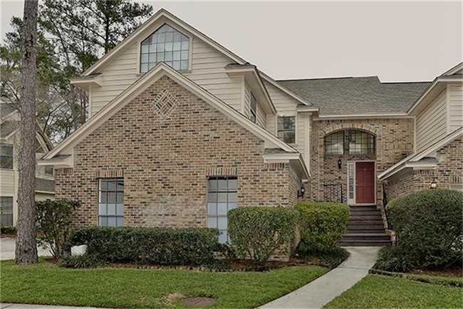 Building Photo - 14 Fairway Oaks Pl