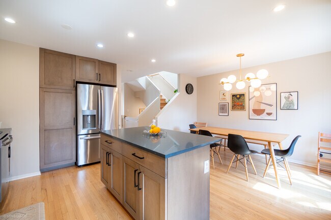 Foto del edificio - 1829 N Dayton St