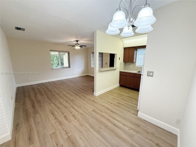 Foto del edificio - 216 SW 10th St