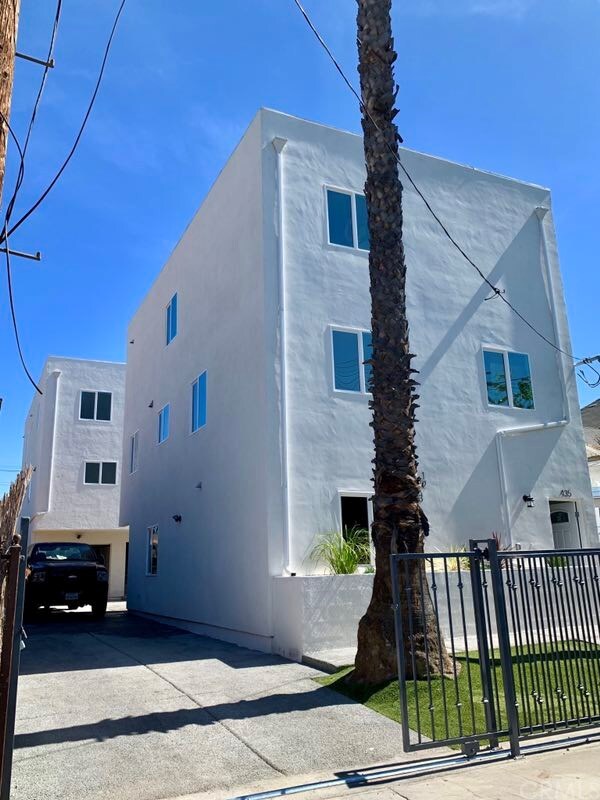 Foto principal - 435 E 30th St