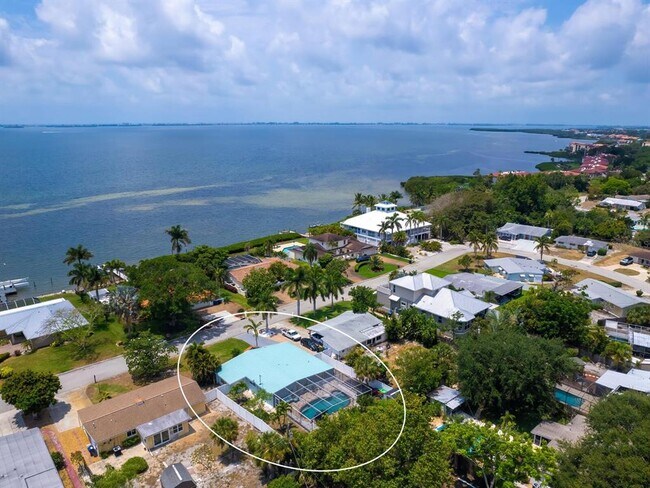 Foto del edificio - 3115 Bay Dr