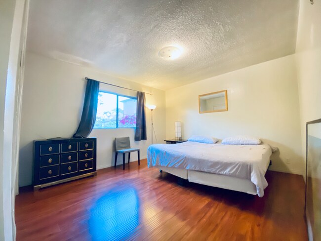 Foto del edificio - 2619 Ellendale Pl