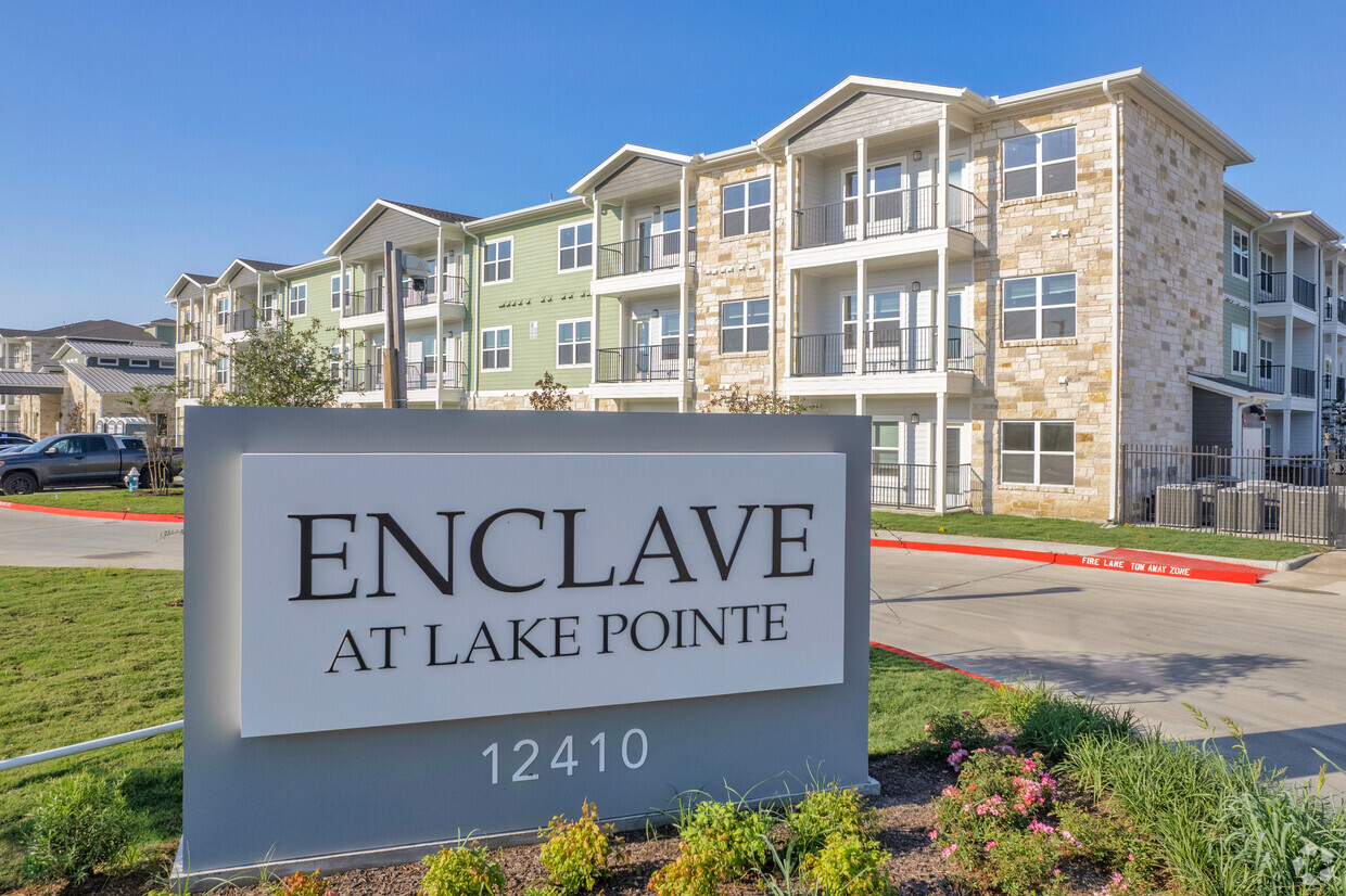 Foto principal - Enclave at Lake Pointe Senior Community