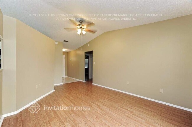 Foto del edificio - 1325 Periwinkle Ct