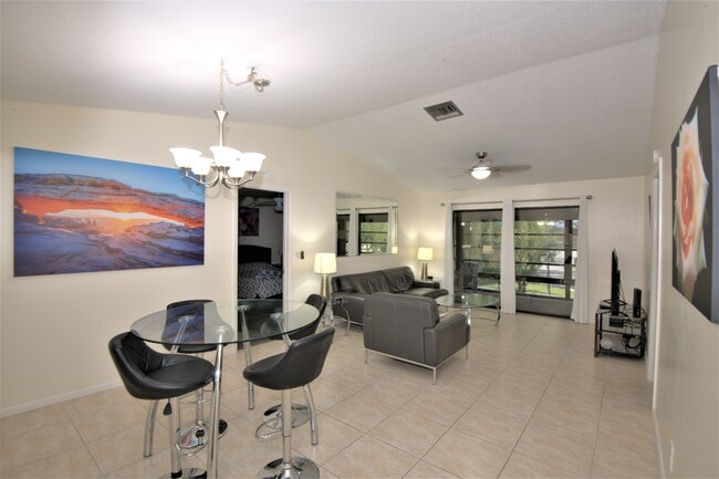Building Photo - 1291 SE Parkview Pl