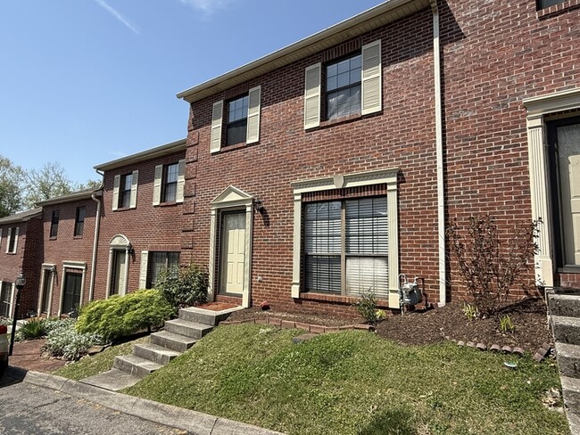 Building Photo - 437 S Gallaher View Rd