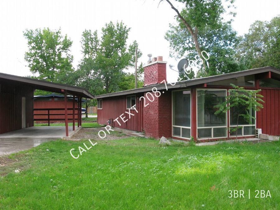Primary Photo - Retro Farm House Style of the 1950 located...