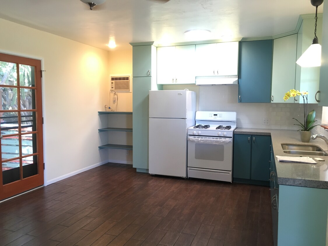 Foto principal - 10415 Glory Ave