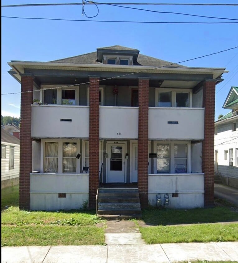 321 Berkeley St Unit B, Charleston, WV 25302 Room for Rent in