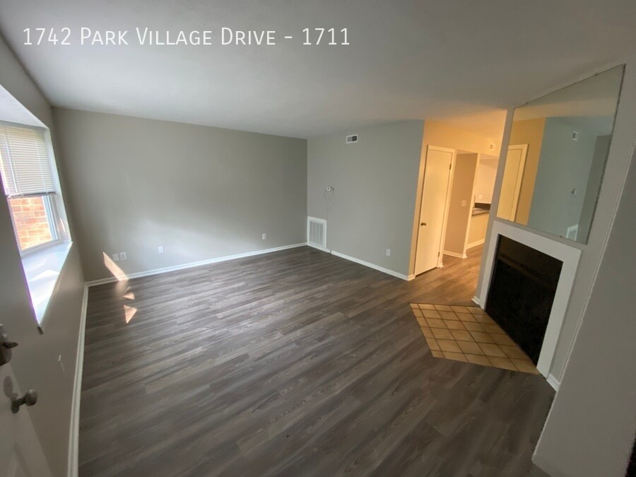 Primary Photo - Beautiful Townhome 2 Bed 2.5 Bath!
