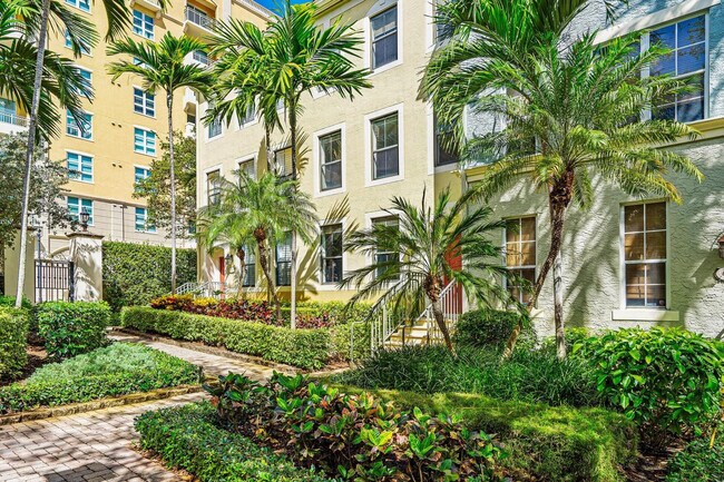 Building Photo - 672 Fern St