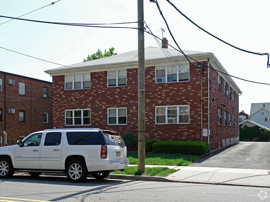 Primary Photo - 286 Stuyvesant Ave