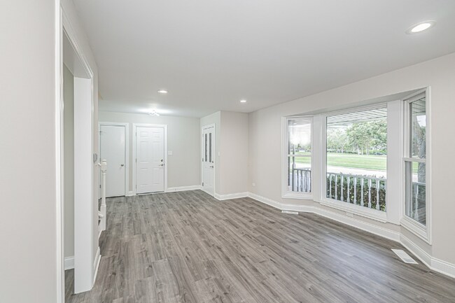 Foto del edificio - 8 Abbeywood Dr