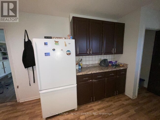 Photo du bâtiment - 415 Mt Pleasant Rd