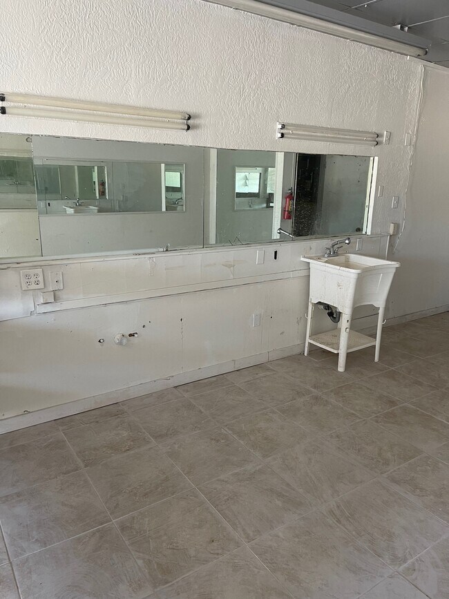 Building Photo - 802 South Cherry Lane, Unit 820