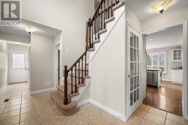 Building Photo - 438 Claremont Crescent