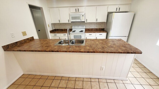 Foto del edificio - AFFORDABLE SENIOR HOME IN AHWATUKEE!