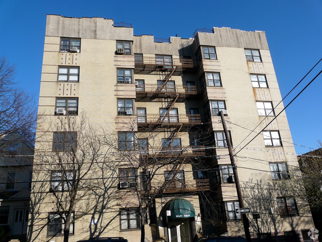 Building Photo - 61-65 Adrian Ave