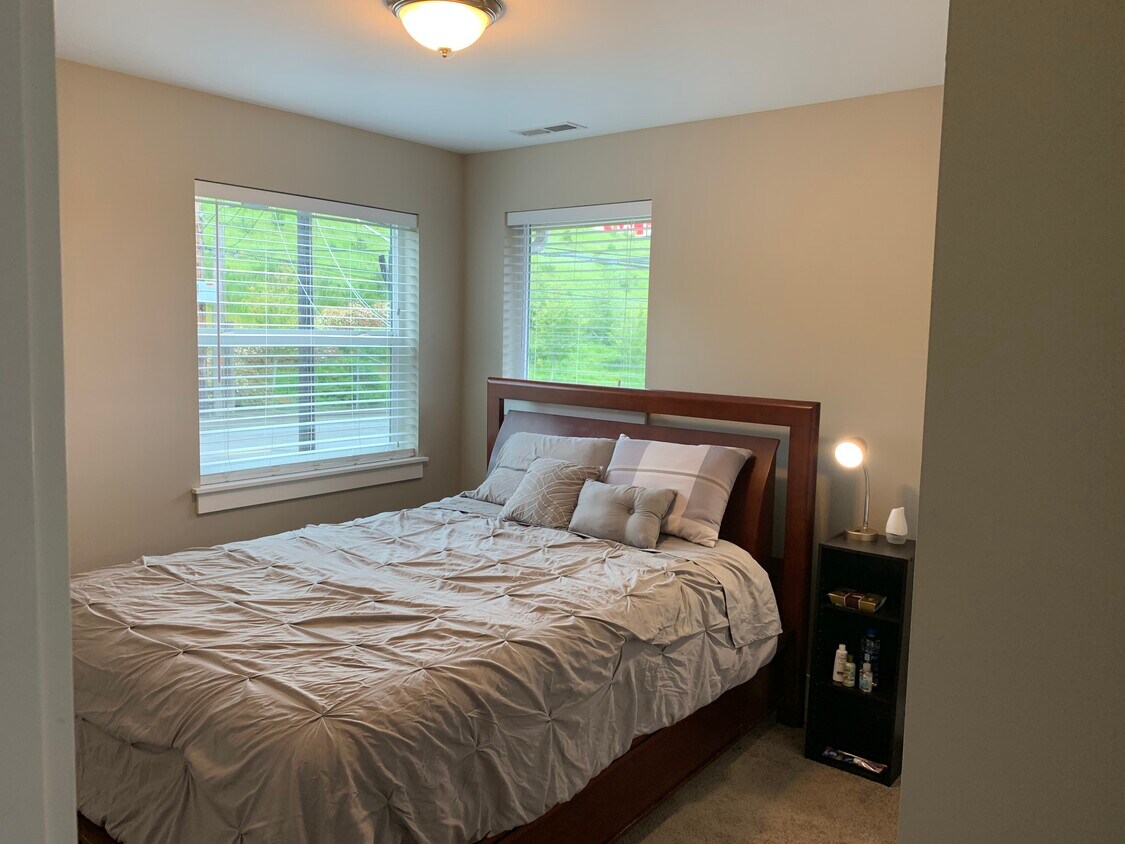 Foto principal - 6027 Glenwood Ave