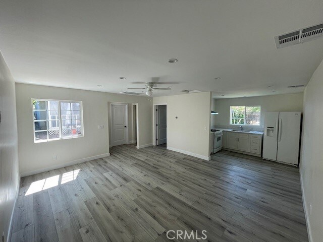 Foto del edificio - 7019 Geyser Ave