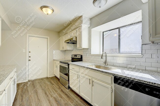 Building Photo - 3 br, 1.5 bath House - 2804 Red River St