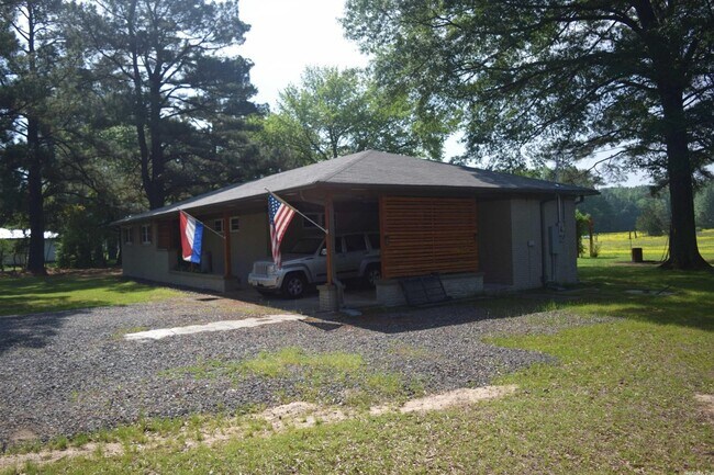 Building Photo - Contact Peggy Goodman 501 676 1758   or He...