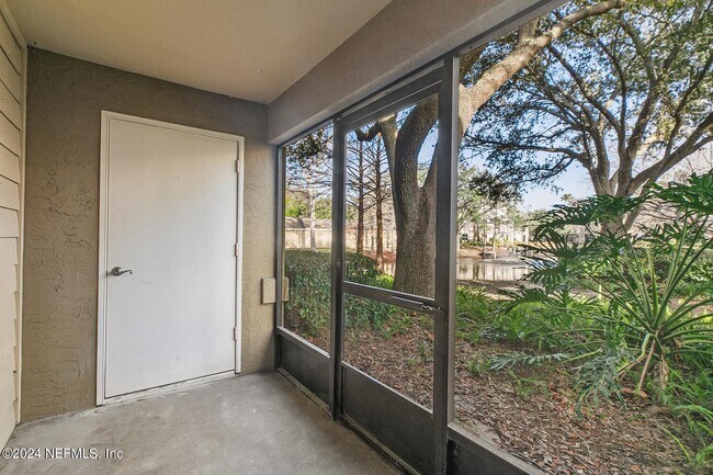 Building Photo - 25 Arbor Club Dr