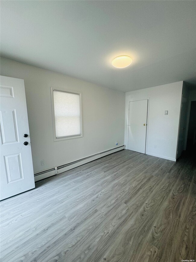 Building Photo - 347 Newbridge Rd
