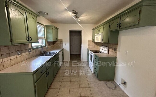 Foto del edificio - 794 Fox Creek Rd