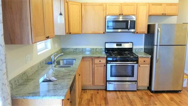 Building Photo - 3637 W Belmont Unit #2
