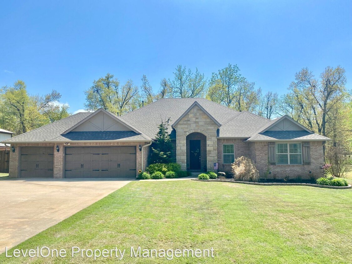 Primary Photo - 4 br, 3 bath House - 15312 SE 58th Street