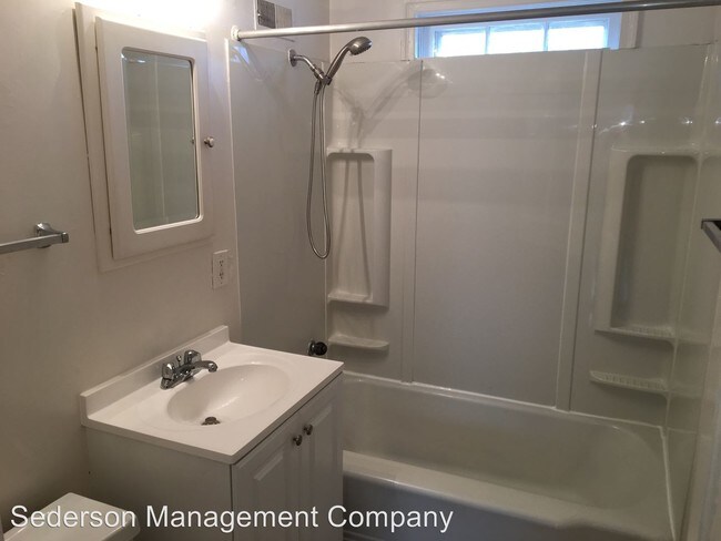 Building Photo - 4401 S Parkway Dr