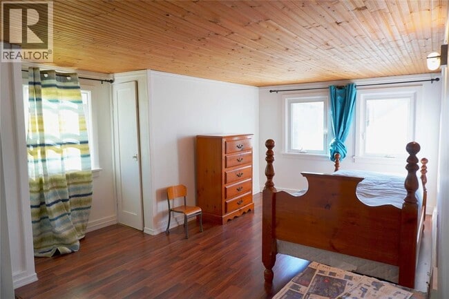 Building Photo - 460 Nelson St