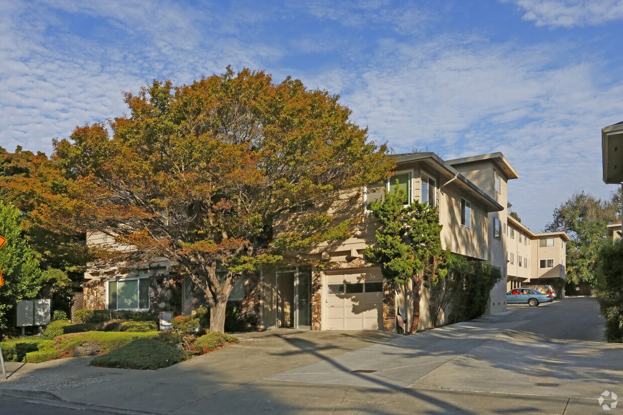 Primary Photo - 87 Glen Eyrie Ave