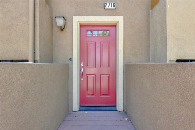 Foto del edificio - Townhome with AC