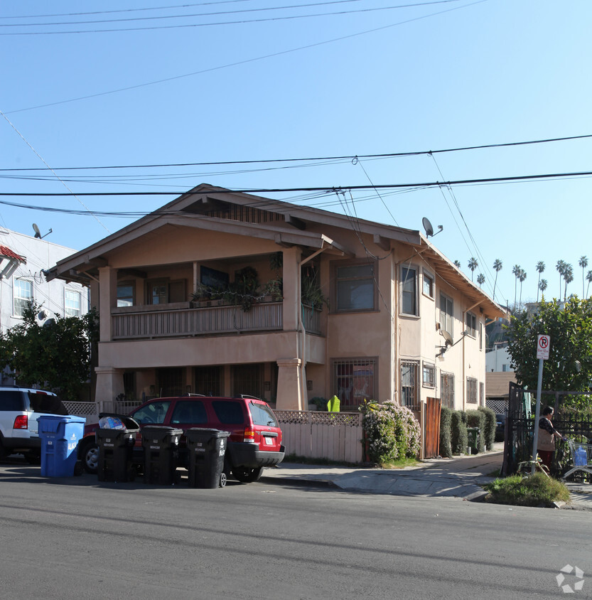 Foto del edificio - 1414-1418 1/2 Logan St